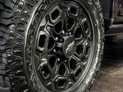 Used 2024 Chevrolet Silverado 2500 High Country w/ Midnight Edition AWD/4WD image 12