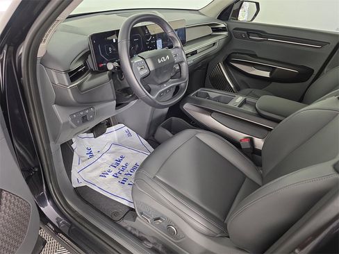 Used 2026 Kia EV9 Light image 11