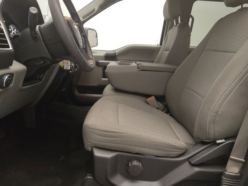 Used 2015 Ford F150 XLT image 17