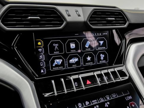 Used 2022 Lamborghini Urus AWD/4WD image 72