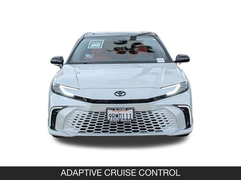Used 2025 Toyota Camry XSE FWD image 4
