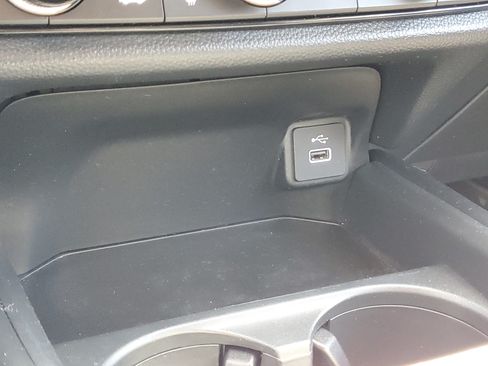 Certified 2023 Honda HR-V LX image 32