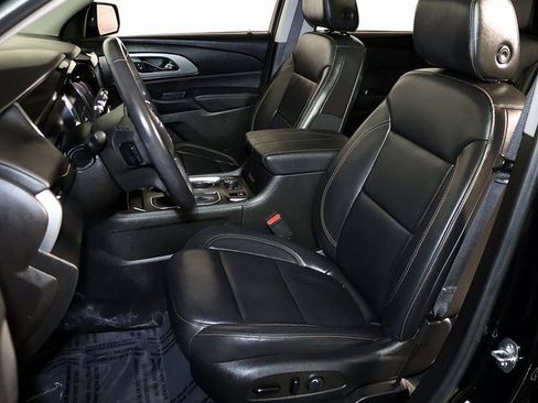 Used 2021 Chevrolet Traverse RS w/ LPO, Floor Liner Package image 4