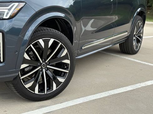 New 2026 Volvo XC90 B5 Ultra w/ Protection Package Premier AWD/4WD image 8