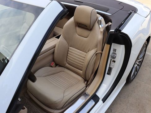 Used 2017 Mercedes-Benz SL 550 w/ Driver Assistance Package image 33