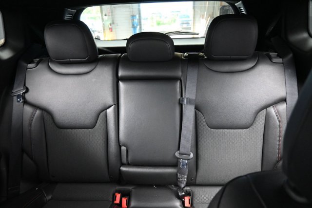 Used 2025 Jeep Compass Trailhawk AWD/4WD image 30