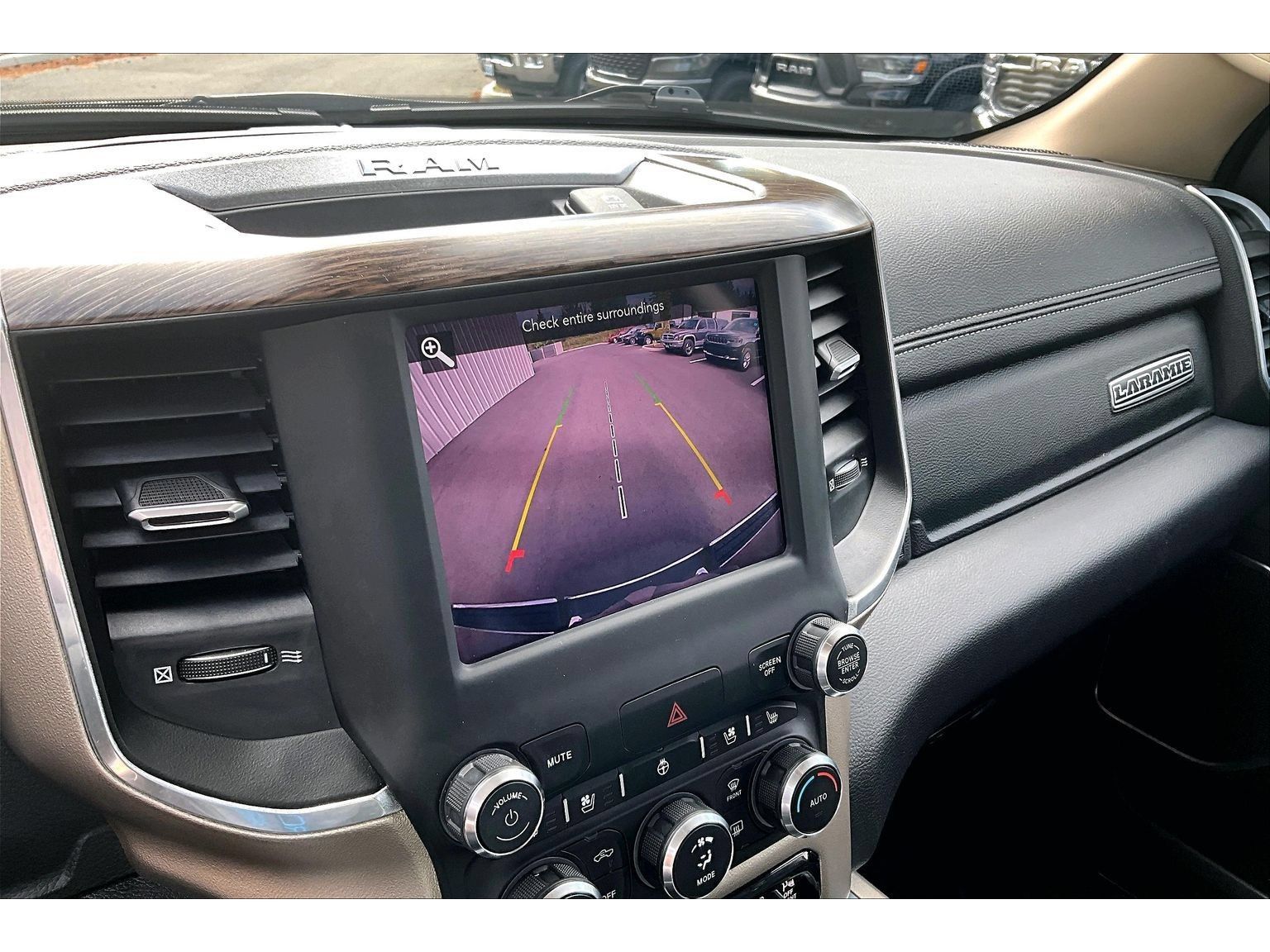 Used 2020 RAM 1500 Laramie AWD/4WD image 21