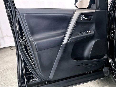 Used 2016 Toyota RAV4 XLE image 25