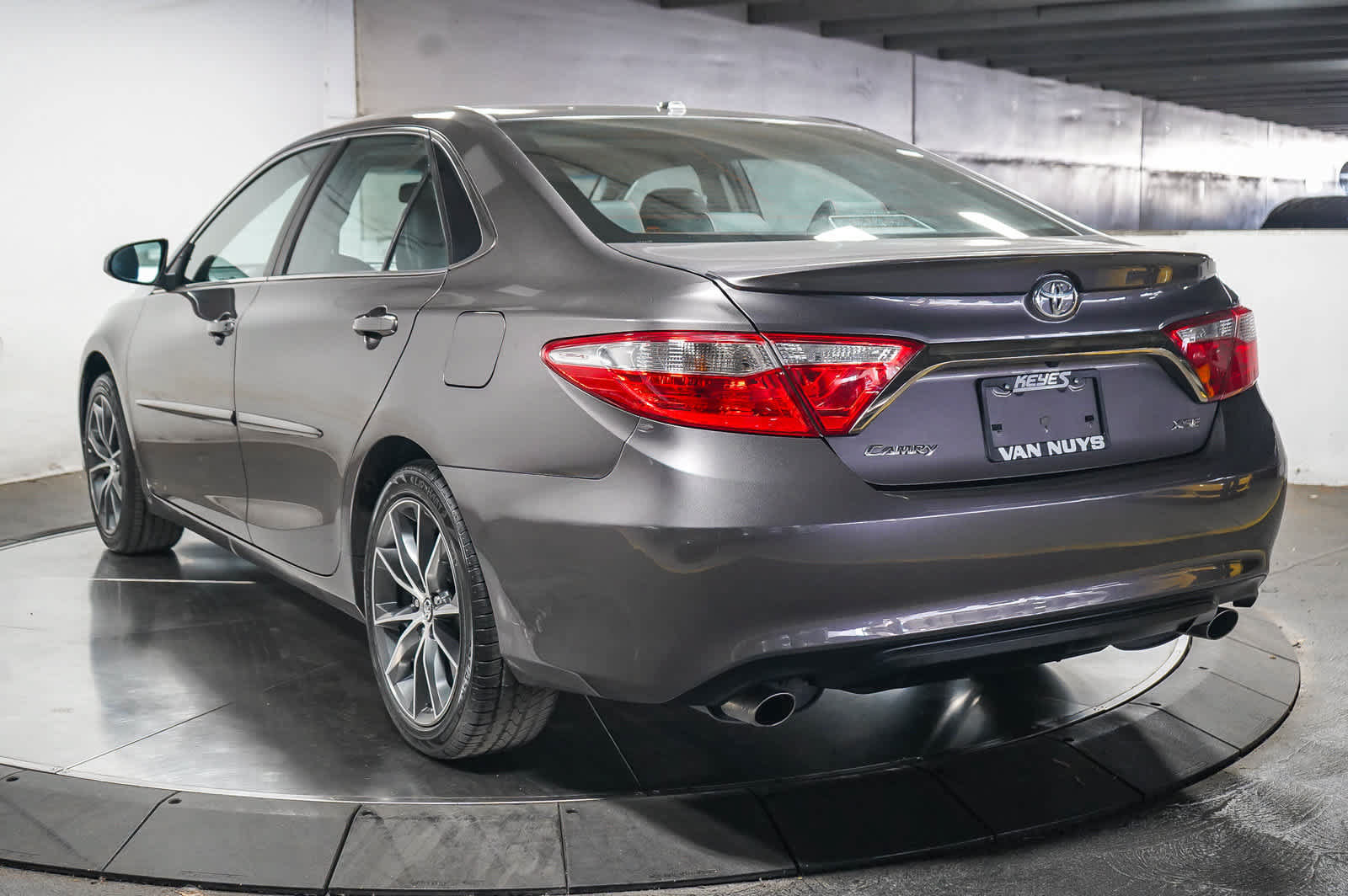 Used 2015 Toyota Camry XSE FWD image 6