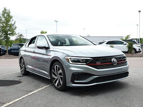 Used 2019 Volkswagen Jetta GLI FWD image 2