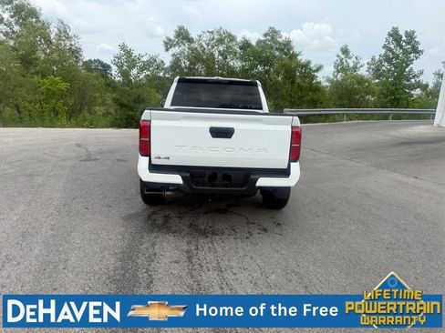 Used 2024 Toyota Tacoma SR5 AWD/4WD image 5