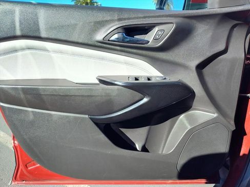 Used 2024 Chevrolet Trax LT image 13