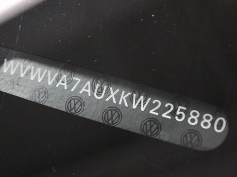 Used 2019 Volkswagen Golf R 4-Door AWD/4WD image 34