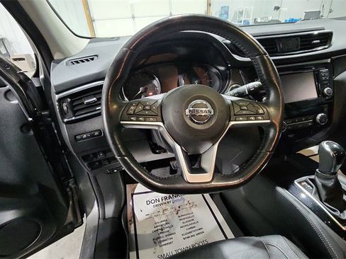 Used 2018 Nissan Rogue Sport SL w/ SL Premium Package image 17