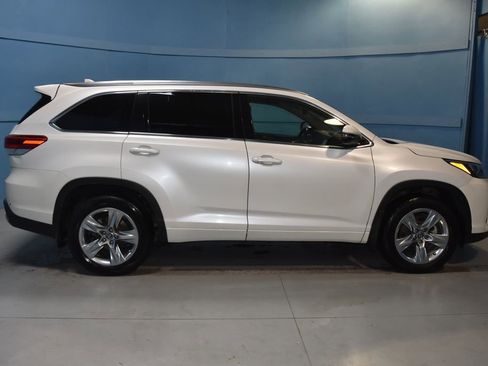 Used 2017 Toyota Highlander Limited image 24