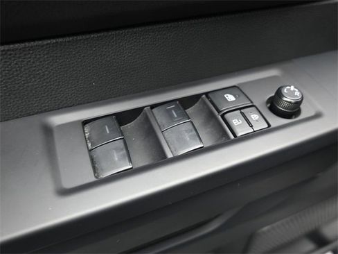 Used 2025 Toyota Tundra SR image 13