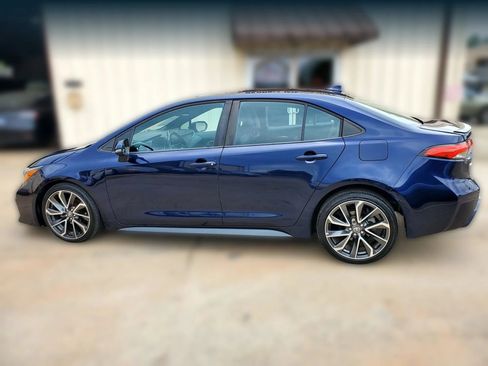 Used 2020 Toyota Corolla XSE FWD image 9