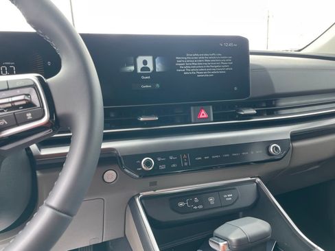 New 2026 Kia Carnival FWD image 15