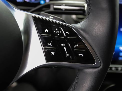 Used 2025 Mercedes-Benz GLC 350e 4MATIC image 13