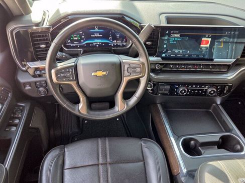Used 2024 Chevrolet Silverado 2500 High Country w/ High Country Premium Package AWD/4WD image 11