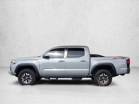 Used 2019 Toyota Tacoma TRD Off-Road AWD/4WD image 12
