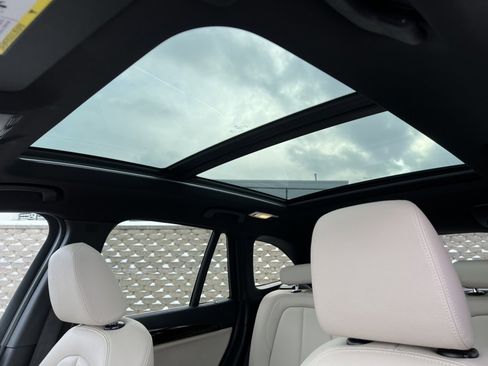 Used 2019 BMW X1 xDrive28i w/ Convenience Package image 6