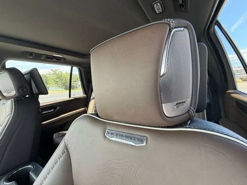 New 2026 GMC Yukon Denali Ultimate w/ LPO, Floor Liner Package AWD/4WD image 7