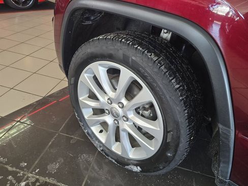 Used 2017 Jeep Grand Cherokee Limited w/ Trailer Tow Group IV image 33