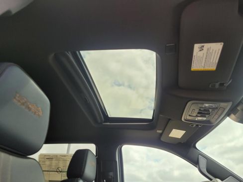 New 2026 Chevrolet Silverado 2500 High Country w/ High Country Premium Package AWD/4WD image 9