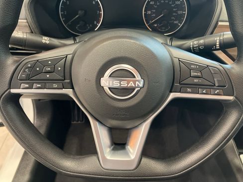 Used 2025 Nissan Altima 2.5 SV image 14