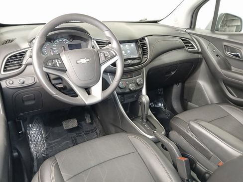 Used 2019 Chevrolet Trax LT w/ LT Convenience Package AWD/4WD image 9