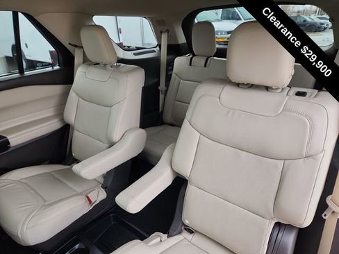 Used 2020 Ford Explorer Platinum w/ Premium Technology Package image 27