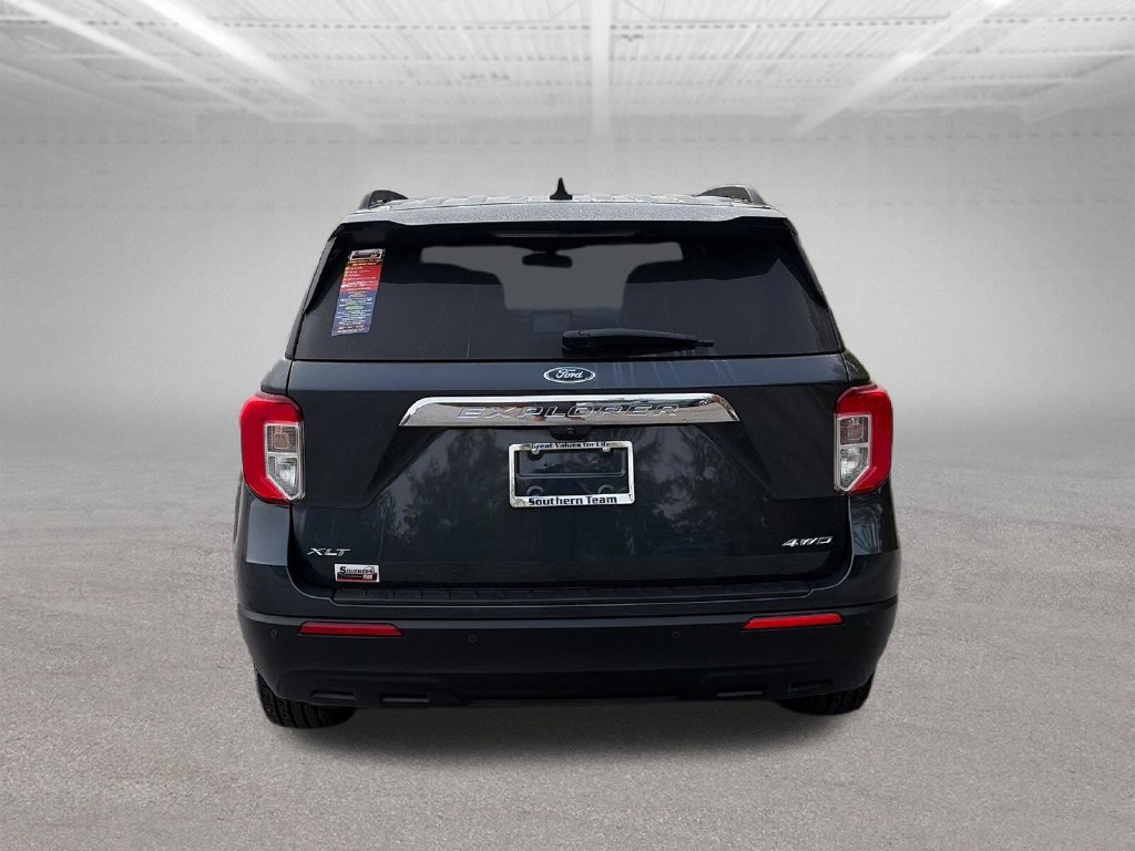 Used 2023 Ford Explorer XLT AWD/4WD image 5