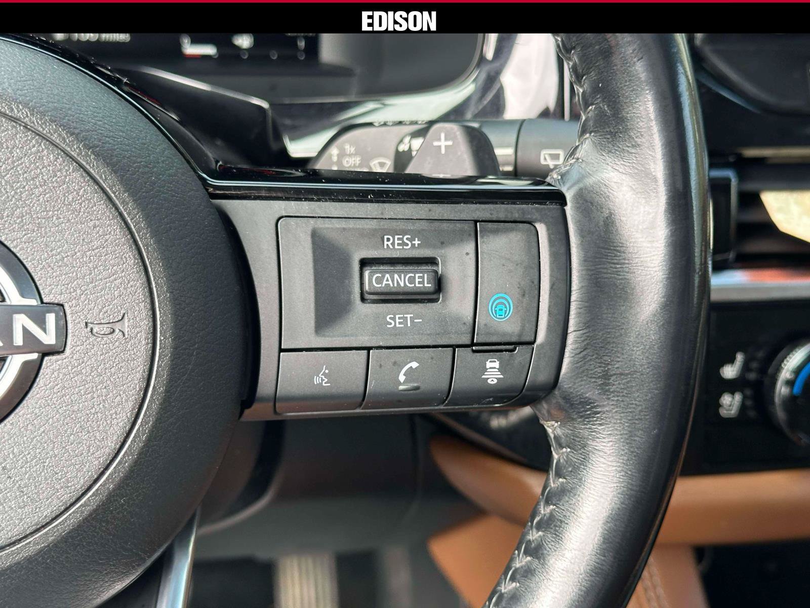 Used 2022 Nissan Pathfinder Platinum w/ Cargo Package AWD/4WD image 23