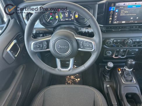 Used 2025 Jeep Wrangler Unlimited Sahara w/ Safety Group AWD/4WD image 15