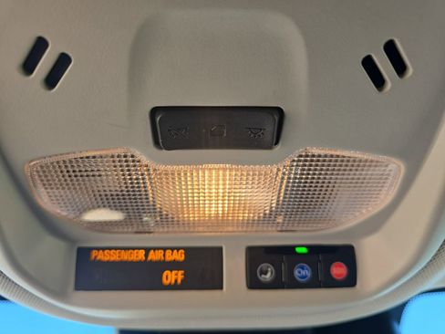 Used 2025 Chevrolet Trax LT w/ LT Convenience Package image 27