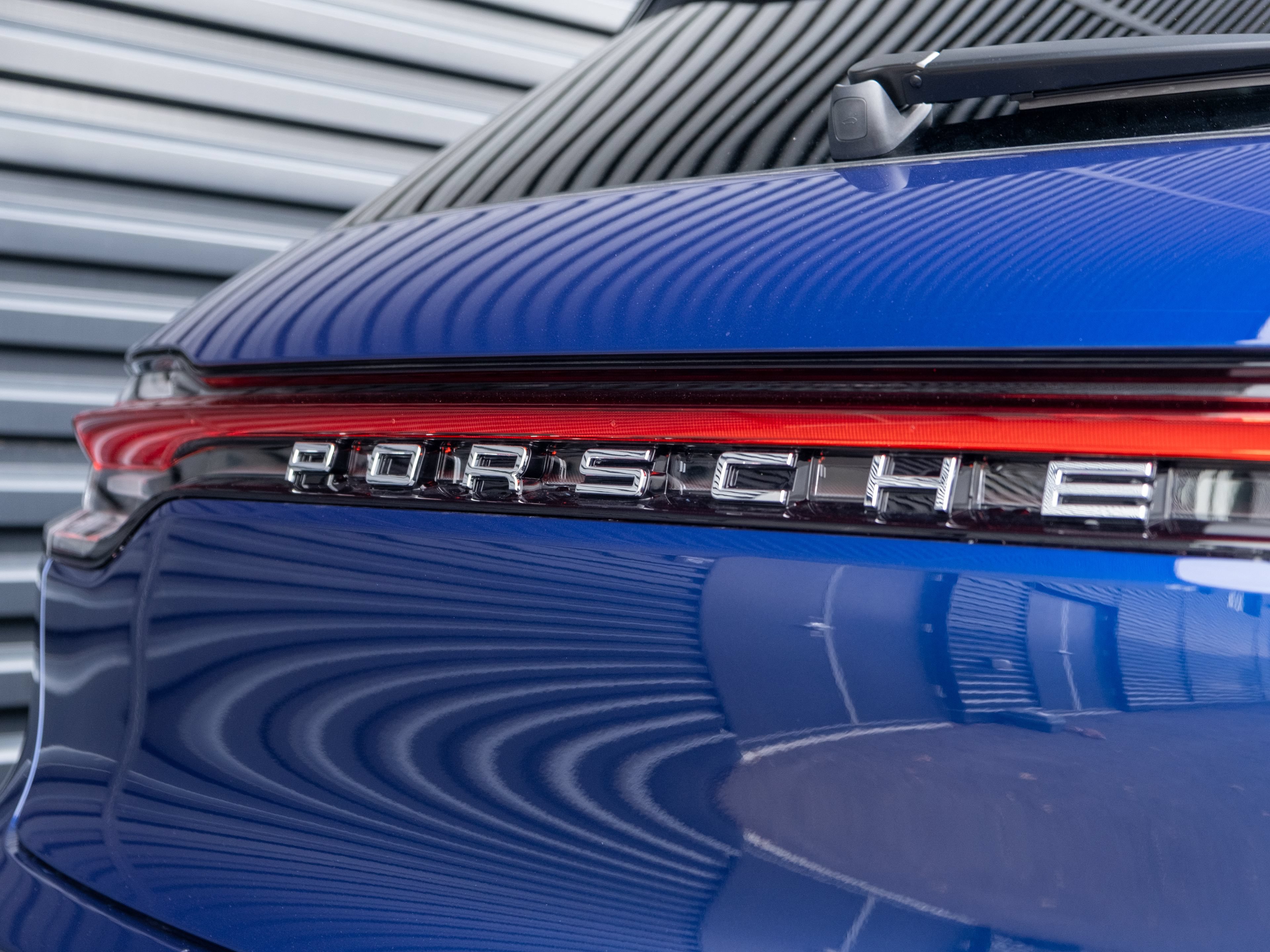 Certified 2026 Porsche Macan AWD/4WD image 17
