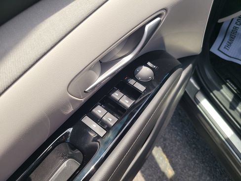 Used 2025 Hyundai Tucson Limited AWD/4WD image 11