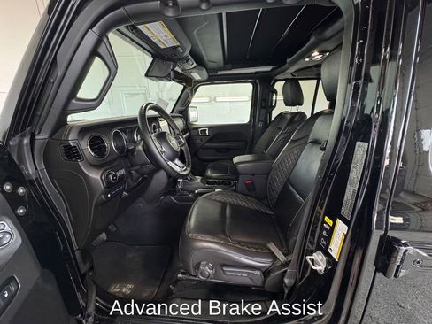 Used 2021 Jeep Wrangler Unlimited Sahara AWD/4WD image 11