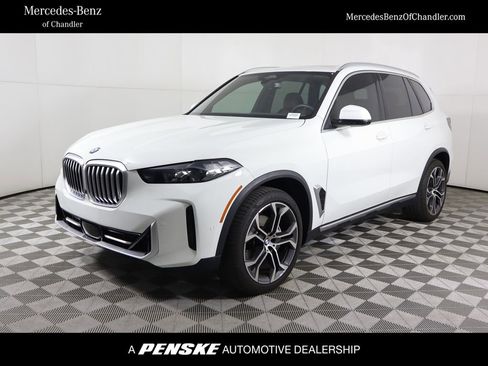 Used 2024 BMW X5 xDrive40i w/ Parking Assistance Package image 1