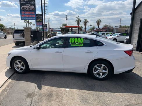 Used 2018 Chevrolet Malibu LS FWD image 4
