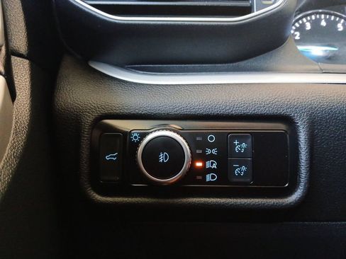Used 2022 Ford Explorer XLT w/ Equipment Group 202A RWD image 19