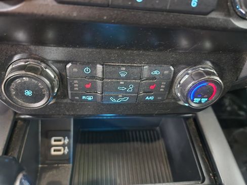 Used 2019 Ford F150 XLT w/ Equipment Group 302A Luxury AWD/4WD image 21