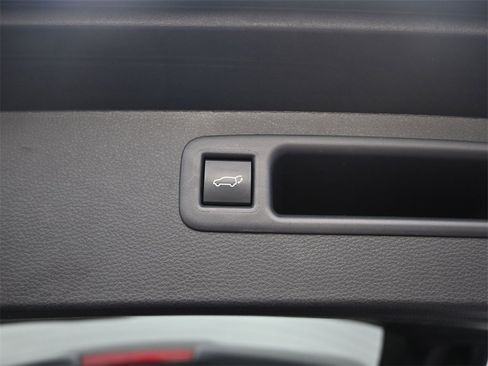 Used 2023 Toyota Highlander L image 22