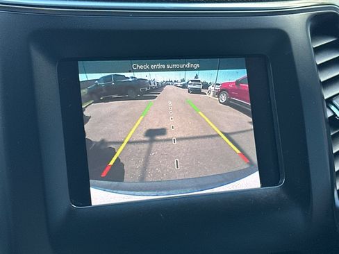 Used 2019 Jeep Cherokee Latitude Plus AWD/4WD image 19