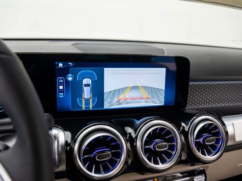 New 2025 Mercedes-Benz GLB 250 4MATIC image 25