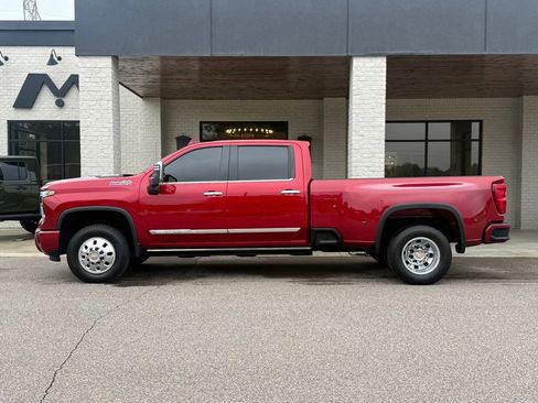 Used 2025 Chevrolet Silverado 3500 High Country w/ High Country Premium Package AWD/4WD image 15