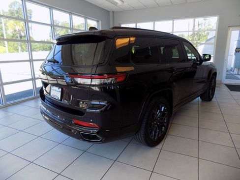 Used 2025 Jeep Grand Cherokee L Summit w/ Obsidian Package AWD/4WD image 8