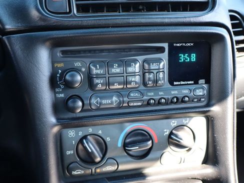 Used 2000 Chevrolet Corvette Convertible image 17