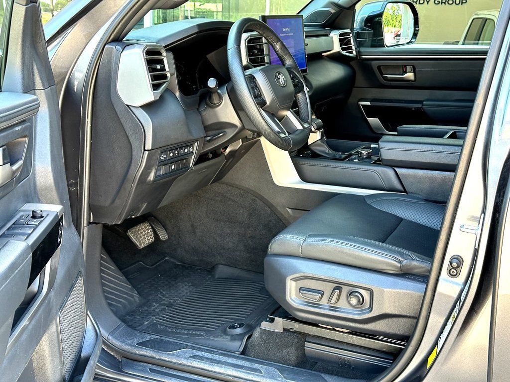 Used 2025 Toyota Tundra Limited AWD/4WD image 9